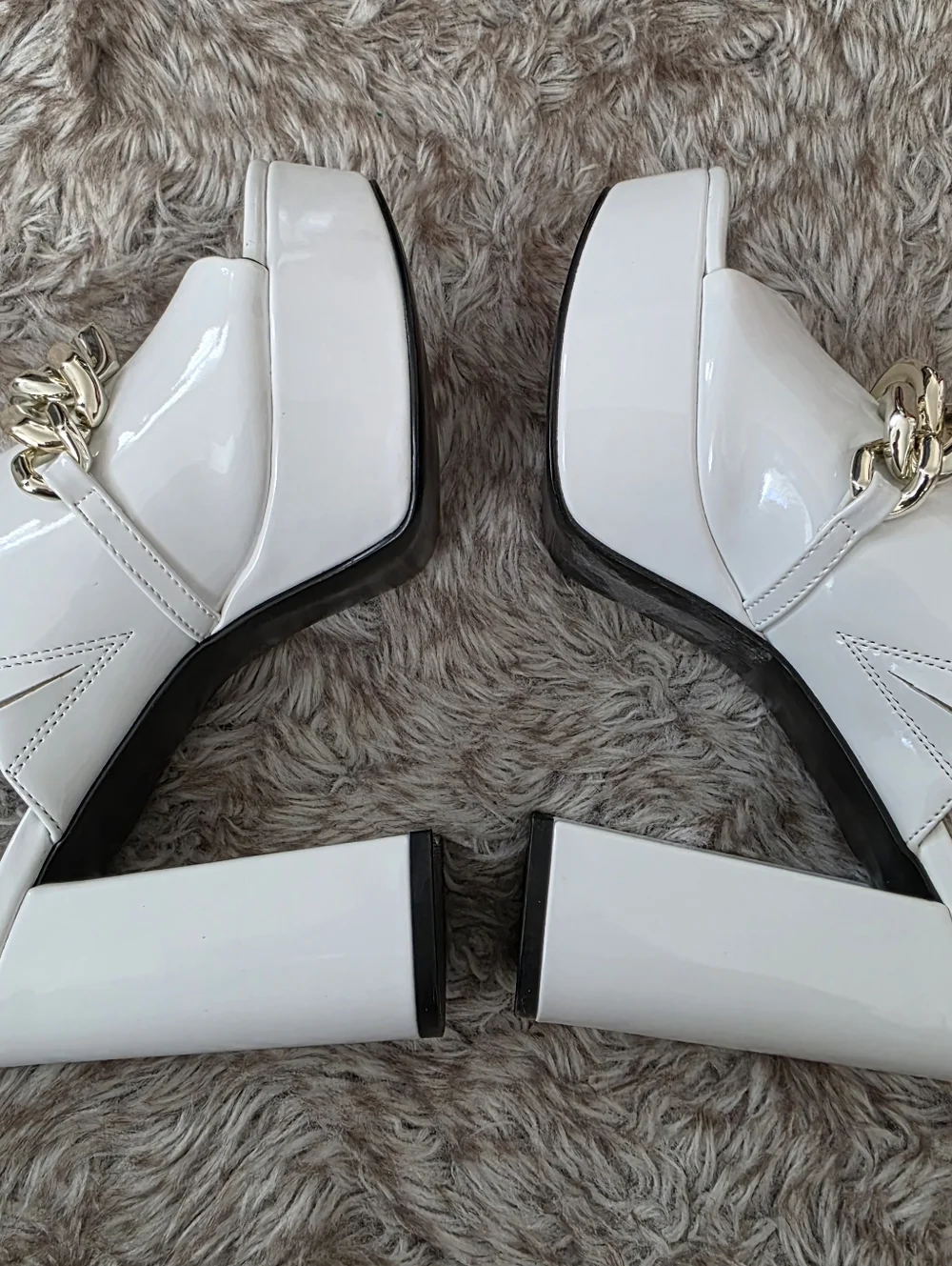 Nine West Relee White Rounded Open Toe‎ Chain Detail Platform Heels Women's 6.5